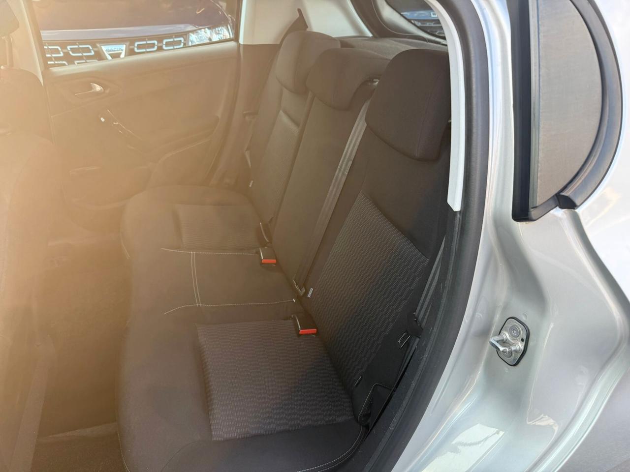 Peugeot 208 PureTech 82 3 porte Allure