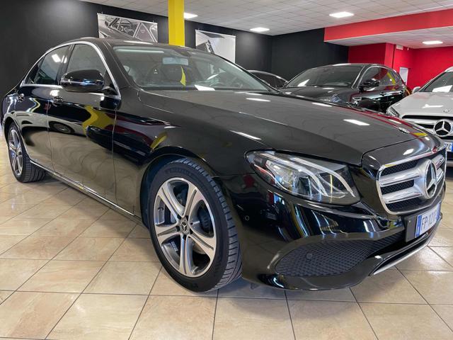 MERCEDES-BENZ E 220 d Auto *pelle/navi/led/pdc/telec/luci int*