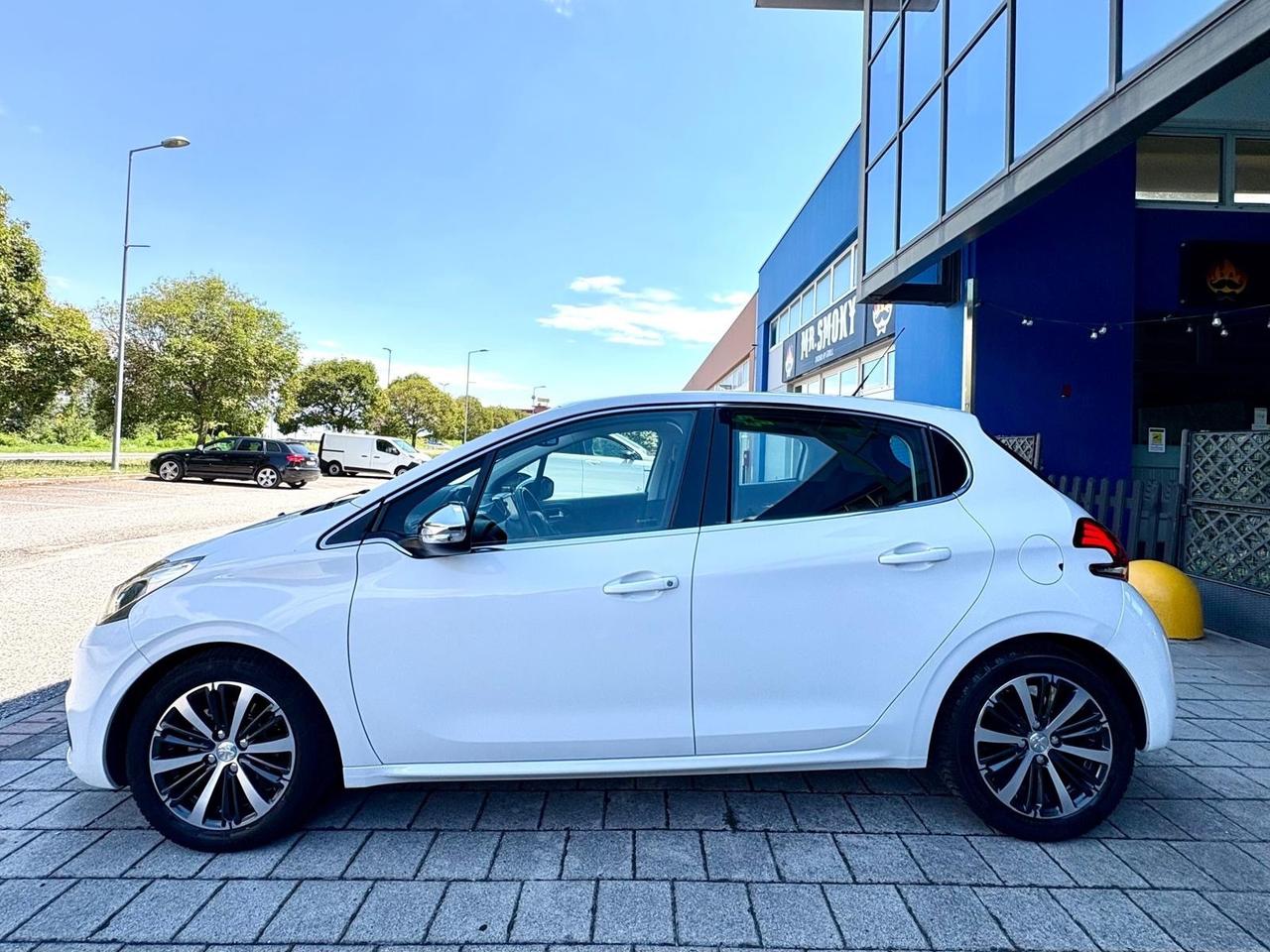 Peugeot 208 1.2 Neopatentati
