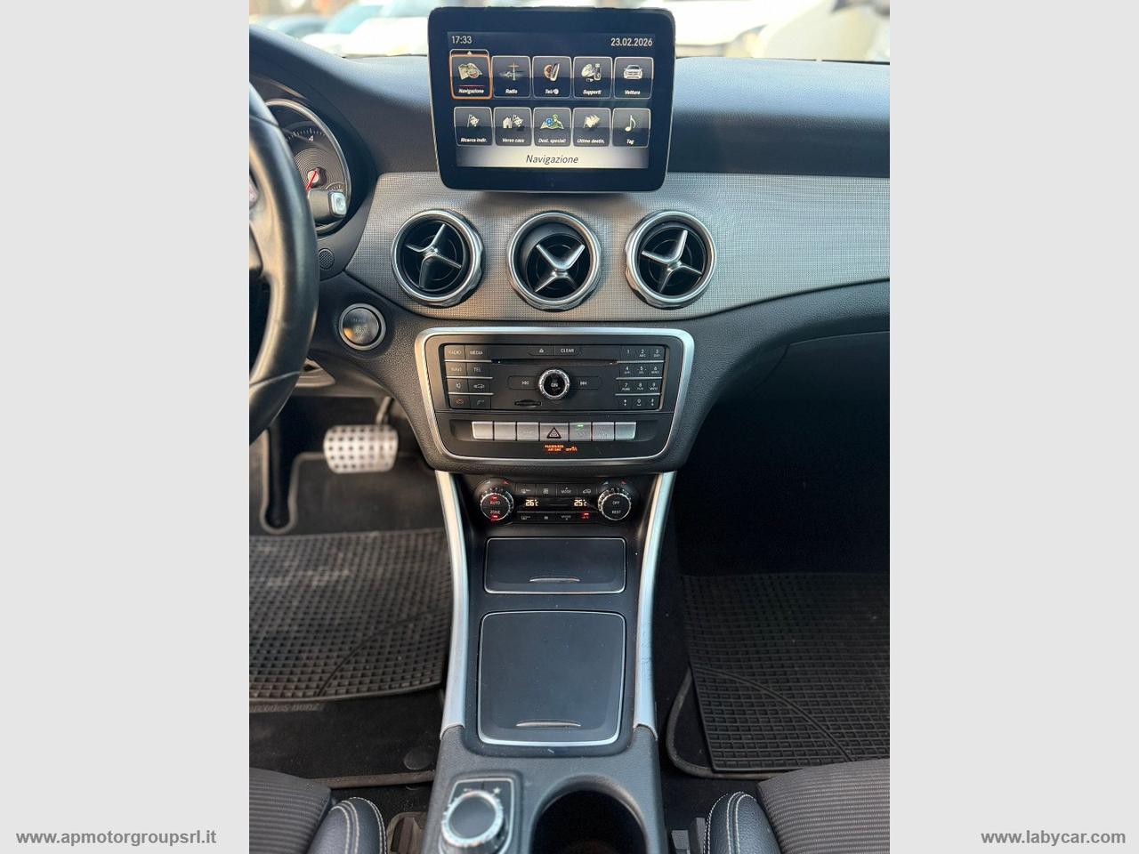 MERCEDES-BENZ GLA 200 d Automatic Sport