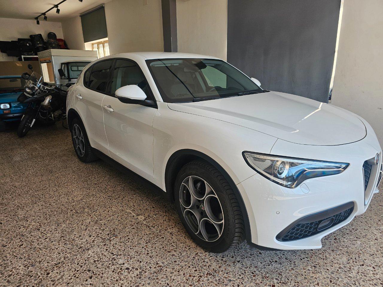 Alfa Romeo Stelvio 2.2 t Sport Tech rwd 160cv auto