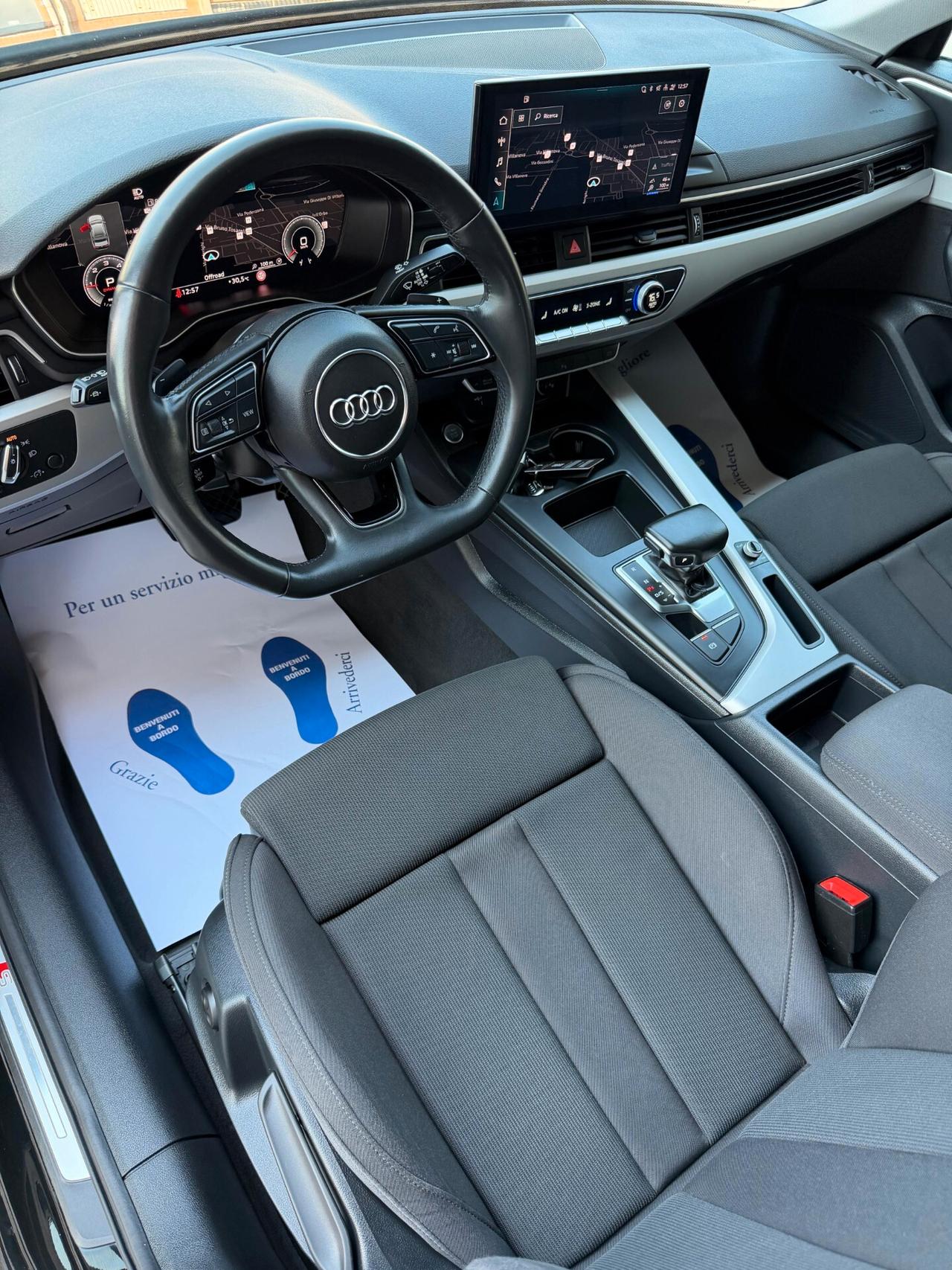 Audi A4 35 TDI/163 CV S tronic line edition fari Matrix