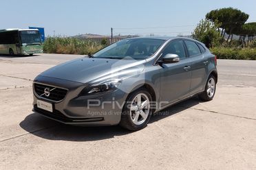 VOLVO V40 D2 R-design Momentum