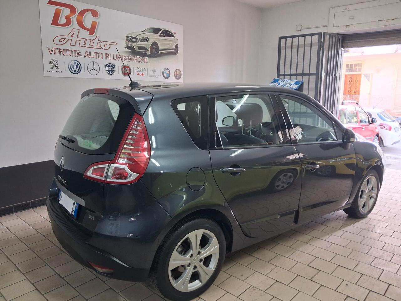 Renault Scenic X-Mod 1.5 dCi unico prop 2011