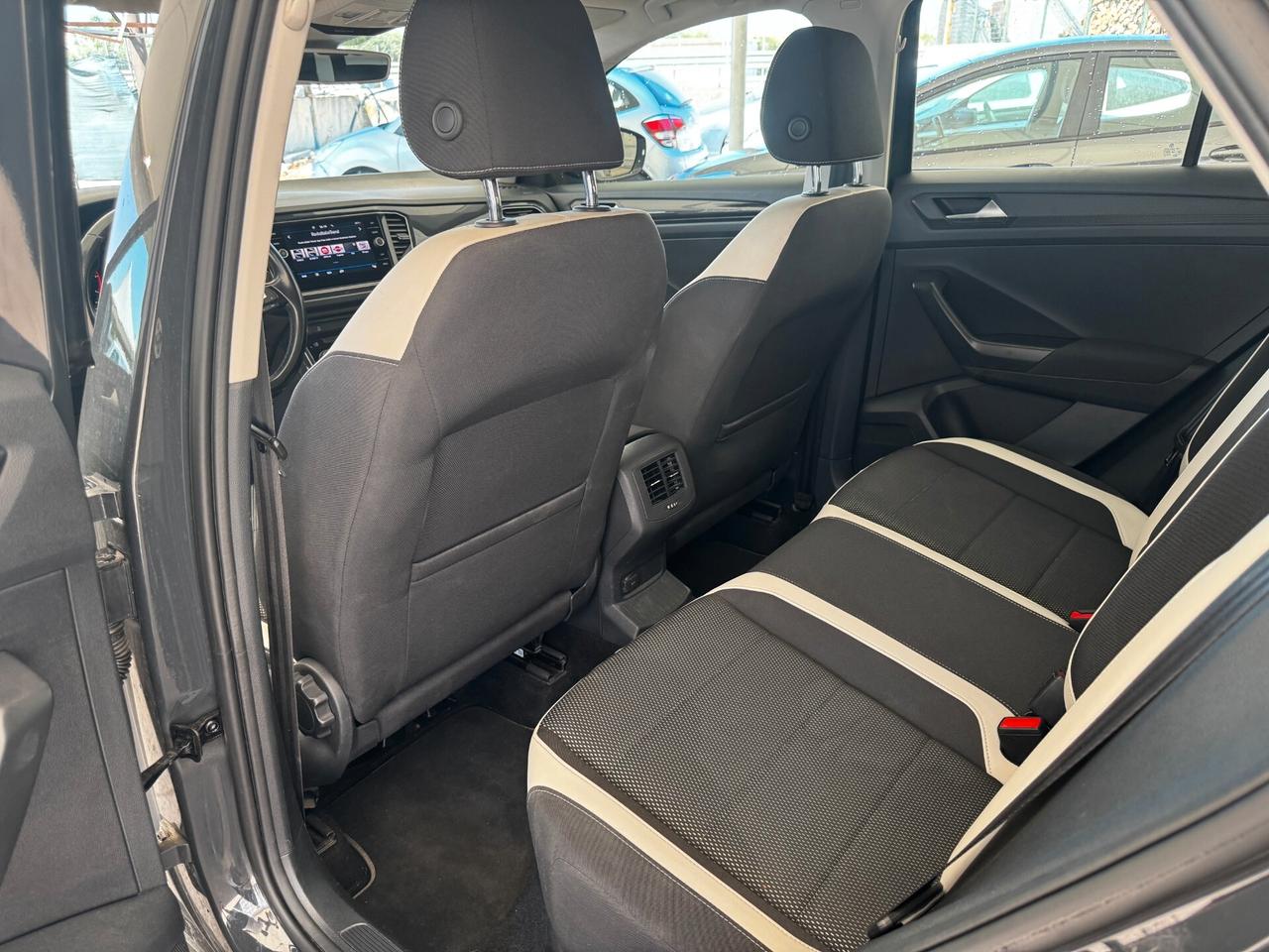Volkswagen T-Roc 2.0 TDI 150 CV DSG Advanced - 2019