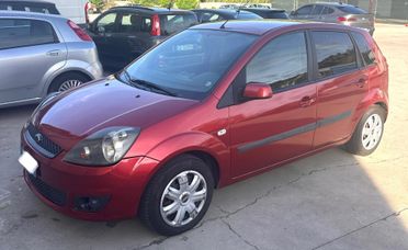 Ford Fiesta 1.4 TDCi 68cv 5p Ghia