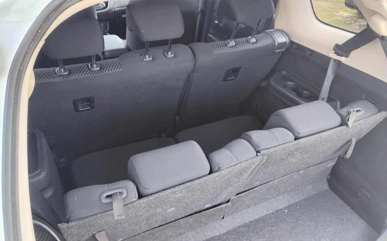 Mitsubishi Outlander 2.2 DI-D 4WD N1 AUTOCARRO