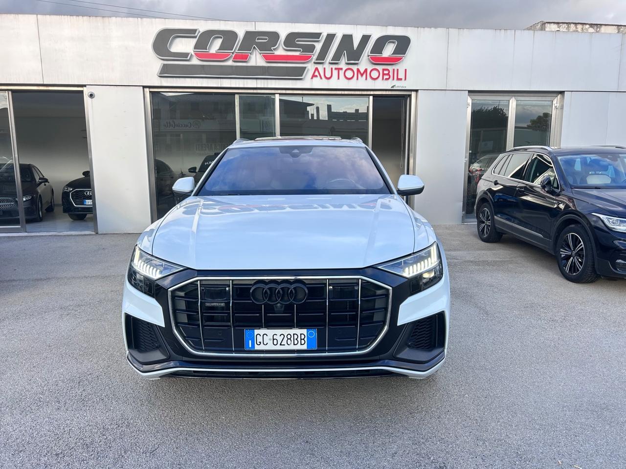 Audi Q8 50 TDI 286 CV quattro S-Line allestimento RS
