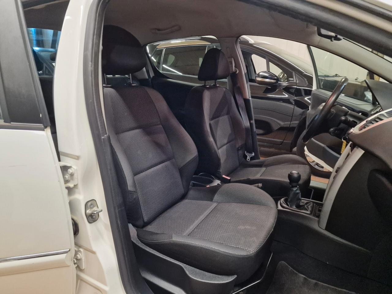 Peugeot 207 1.4 HDi 70CV 5p, 151 mila chilometri ok neopatentati