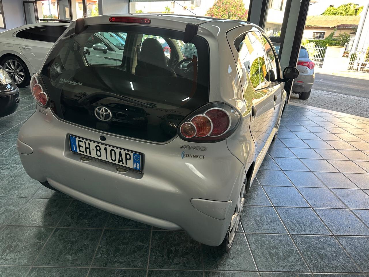 Toyota Aygo 1.0 12V VVT-i 5 porte Now Connect