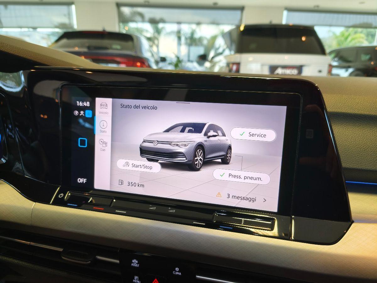 VOLKSWAGEN Golf 8 2.0 TDI Luci Ambient-Cockpit
