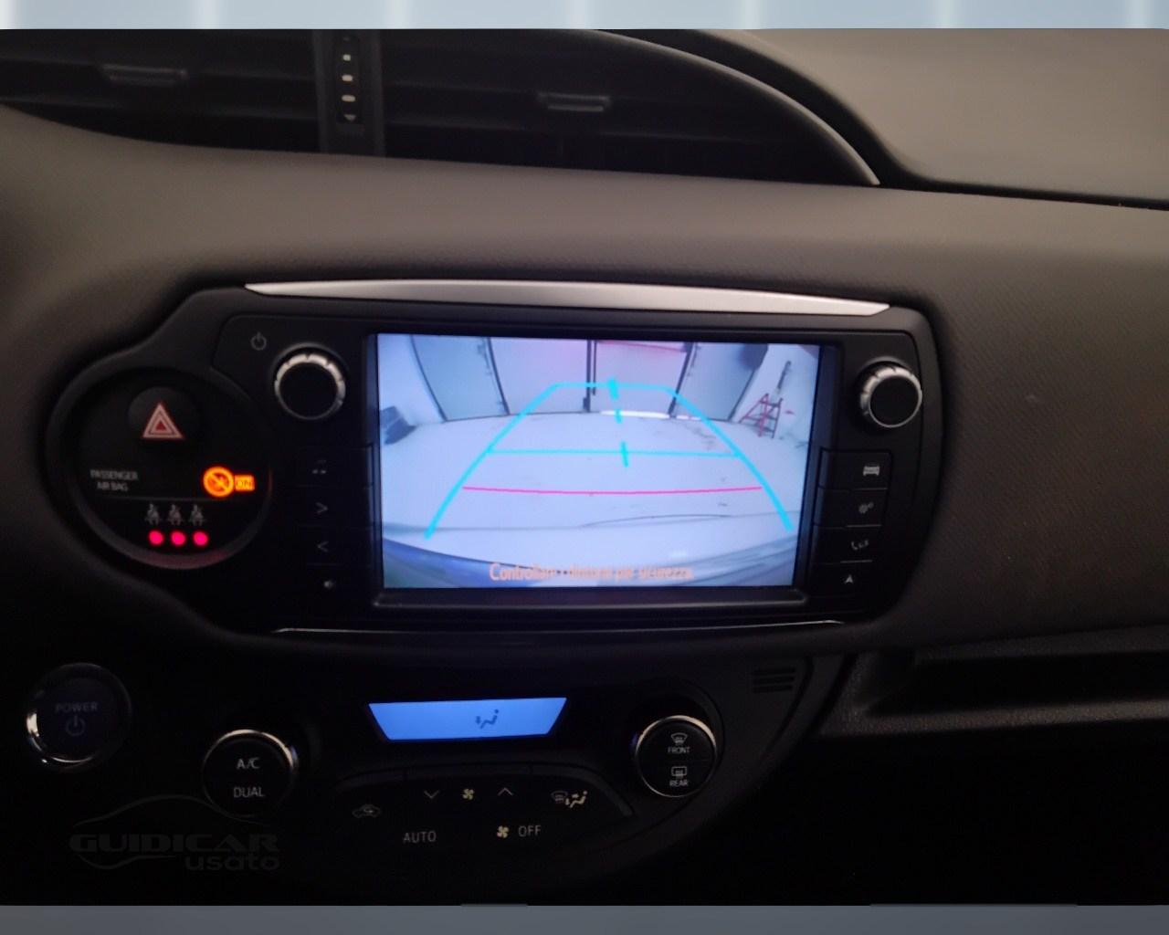 TOYOTA Yaris III 2015 - Yaris 5p 1.5h Active my16