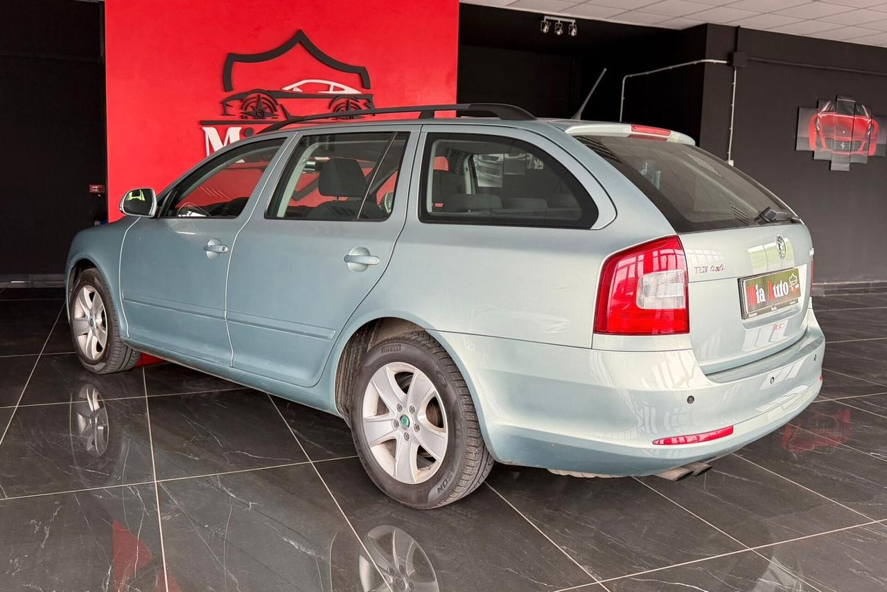 Skoda Octavia 2.0 TDI 140CV DSG 4x4 Wagon Style