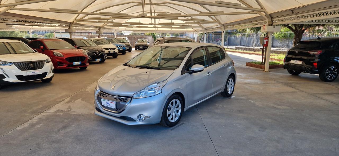 Peugeot 208 1.4 eHDi 68cv Automatica