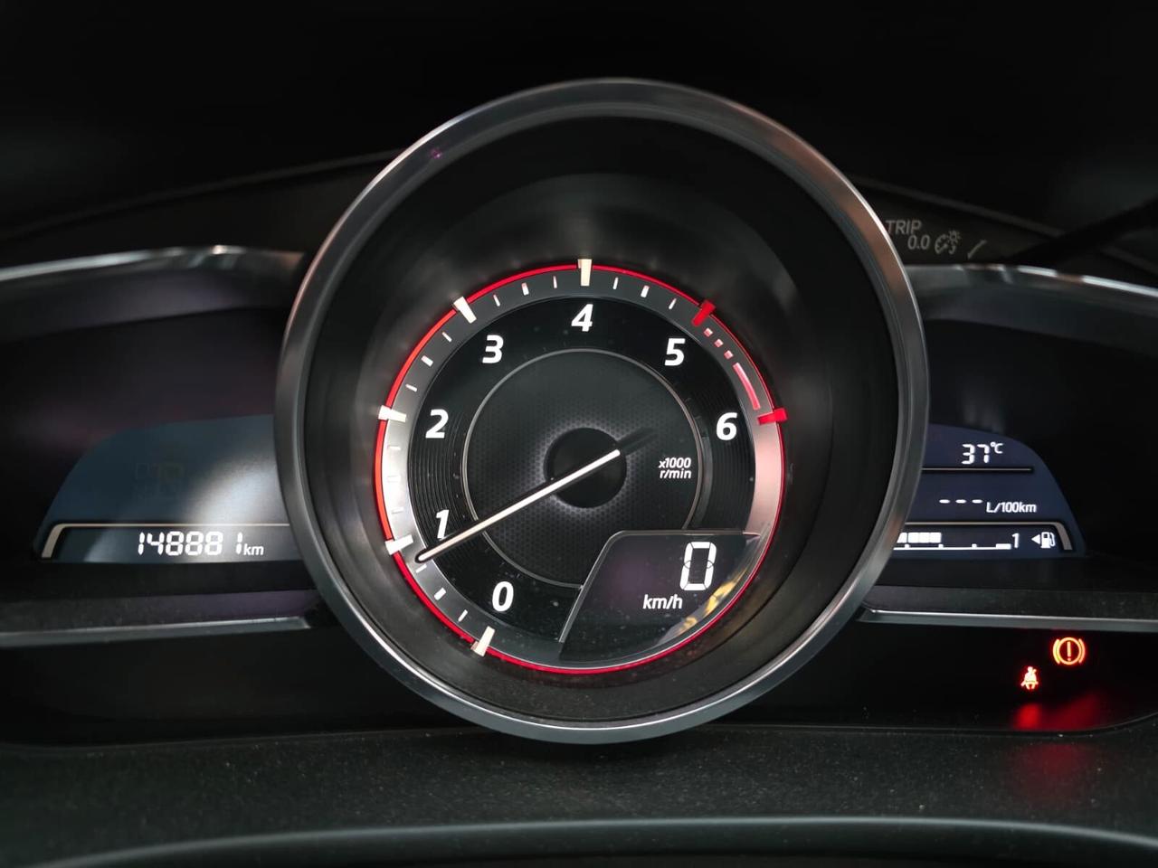 Mazda 3 1.5 Skyactiv-D 2016 promo