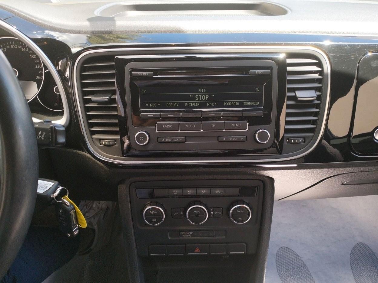 Volkswagen Maggiolino 2012 1.6 tdi Design 105cv