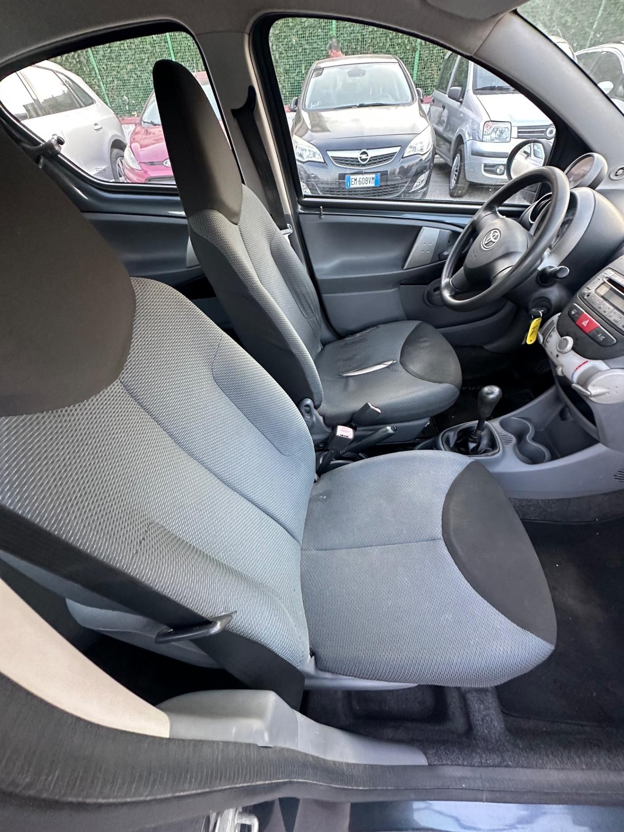 Toyota Aygo 1.0 12V VVT-i 5 porte Sol