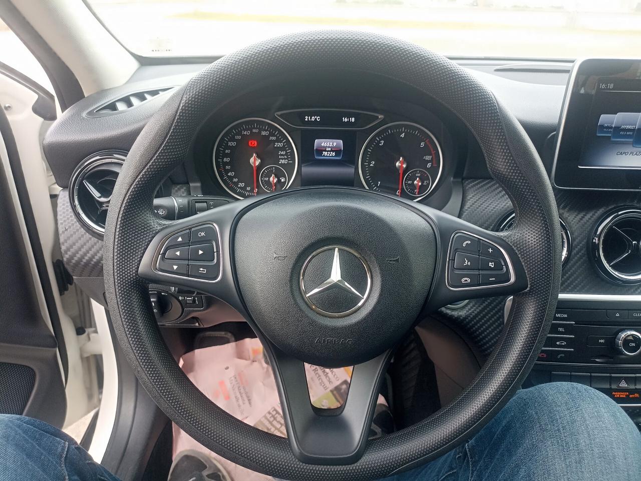 Mercedes-benz GLA 180 GLA 180 CDI BUSINESS PLUS 07/2018 KM 76.000 1 PROPRIETARIO