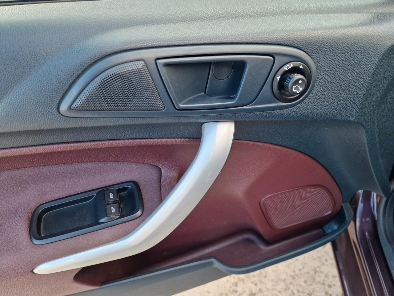 Ford Fiesta 1.4 5 porte Bz.- GPL Titanium