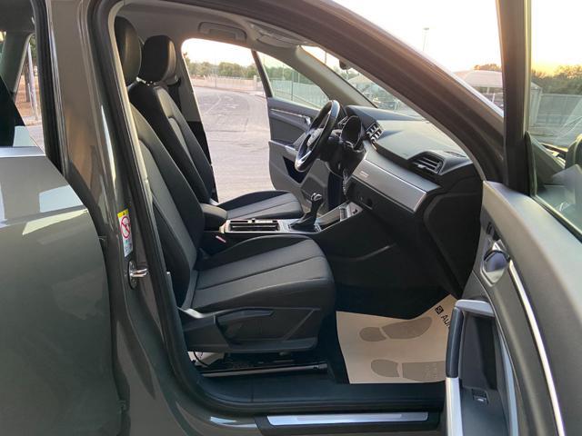 AUDI Q3 35 2.0 TDI S tronic Business Advanced COCKPIT