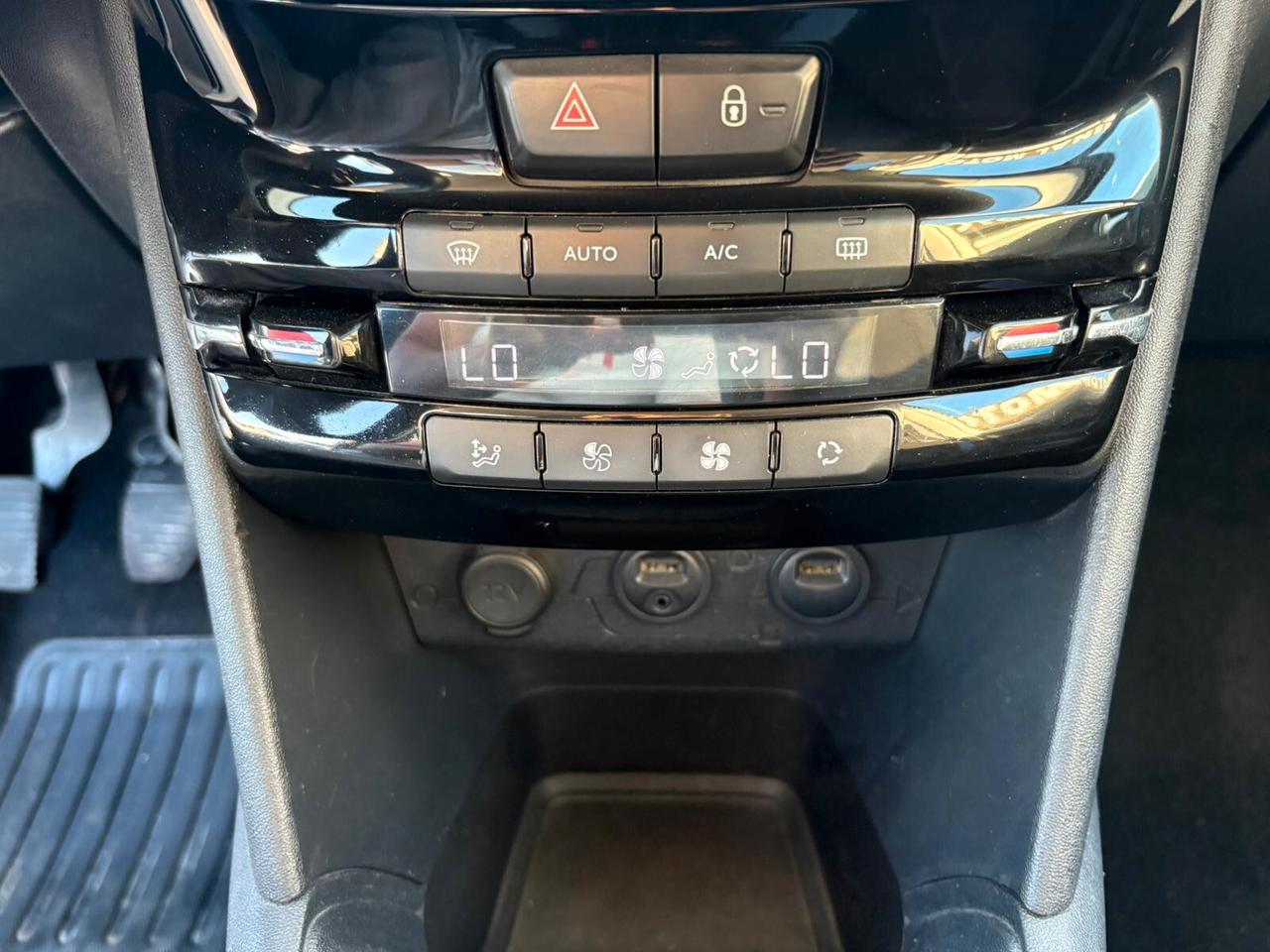Peugeot 208 1.4 HDi 68 CV 5 porte Active