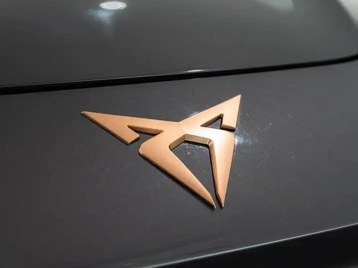 Cupra Terramar 1.5 e-Hybrid DSG VZ