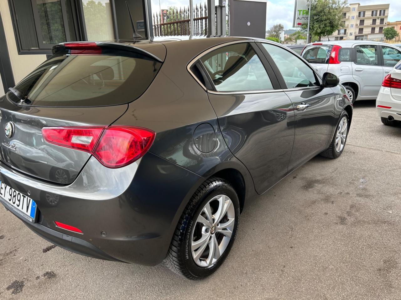 Alfa Romeo Giulietta 1.6 JTDm-2 105 CV Exclusive
