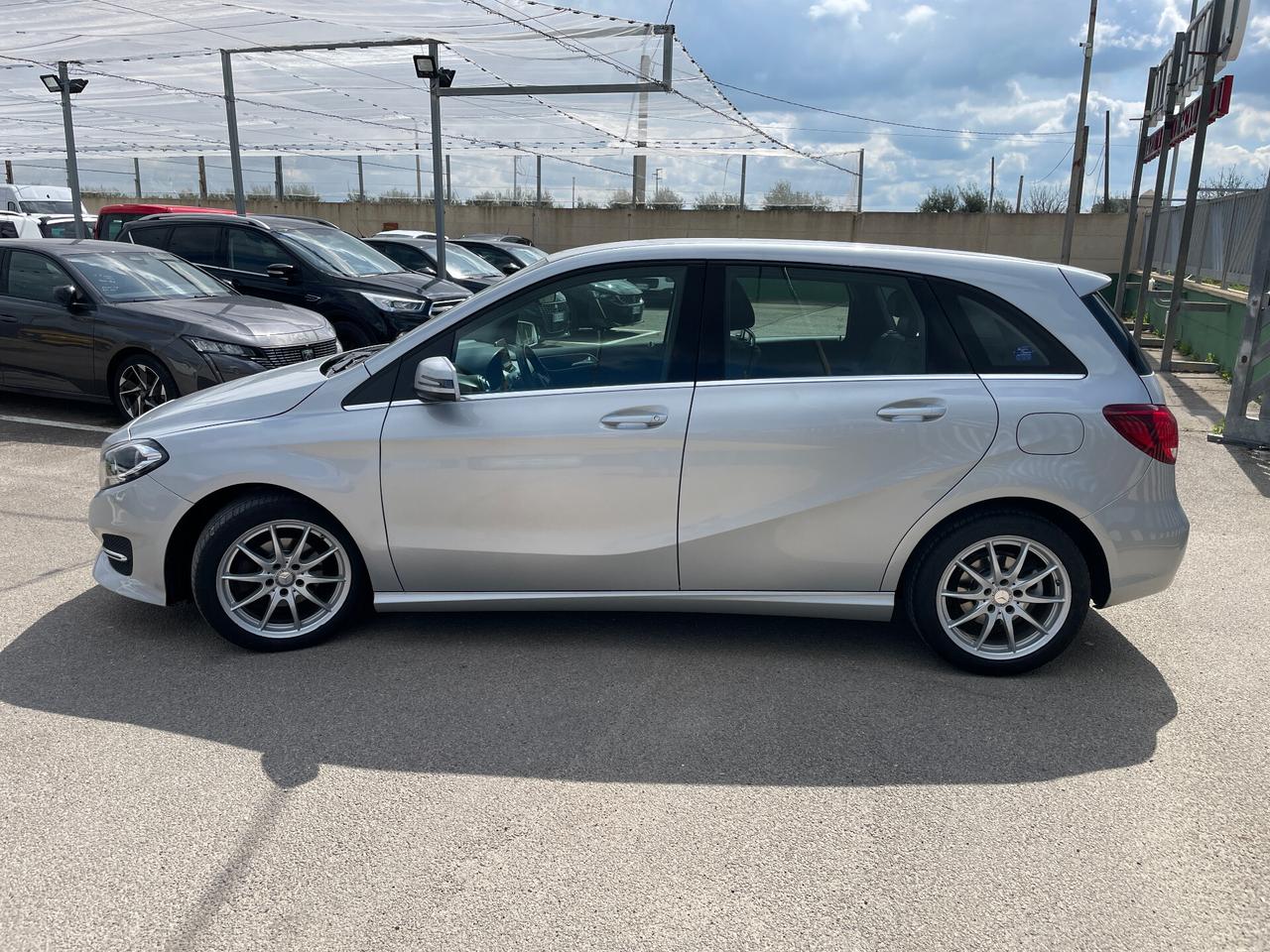 Mercedes-benz B 180 1.5 CDI 110cv Premium-NAVIGATORE-RETROCAMERA