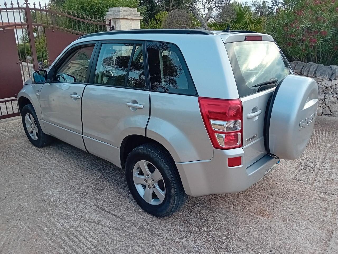Suzuki Grand Vitara 2.0 turbodiesel 16V cat S.W. Autocarro