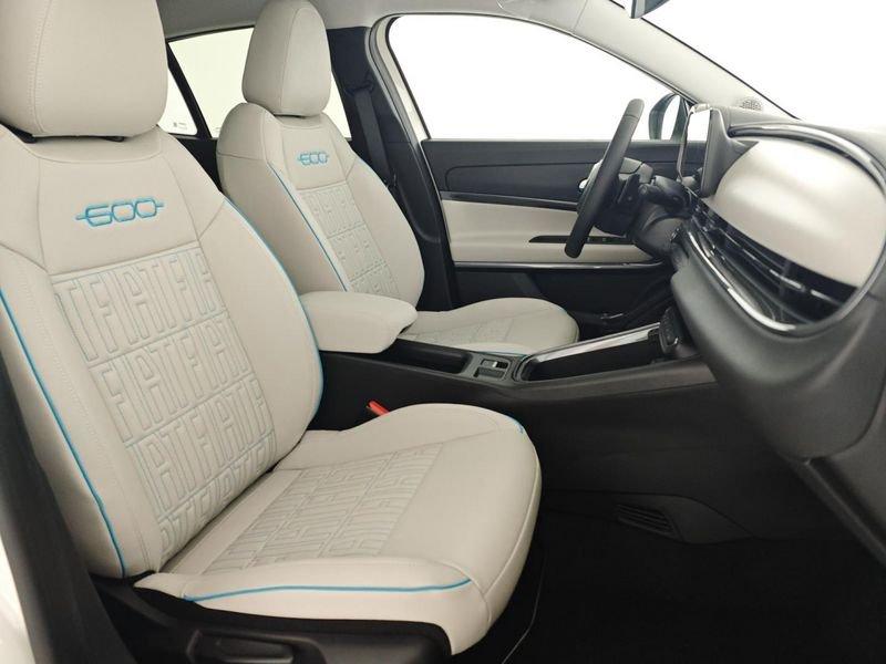 FIAT 600 Hybrid DCT MHEV La Prima