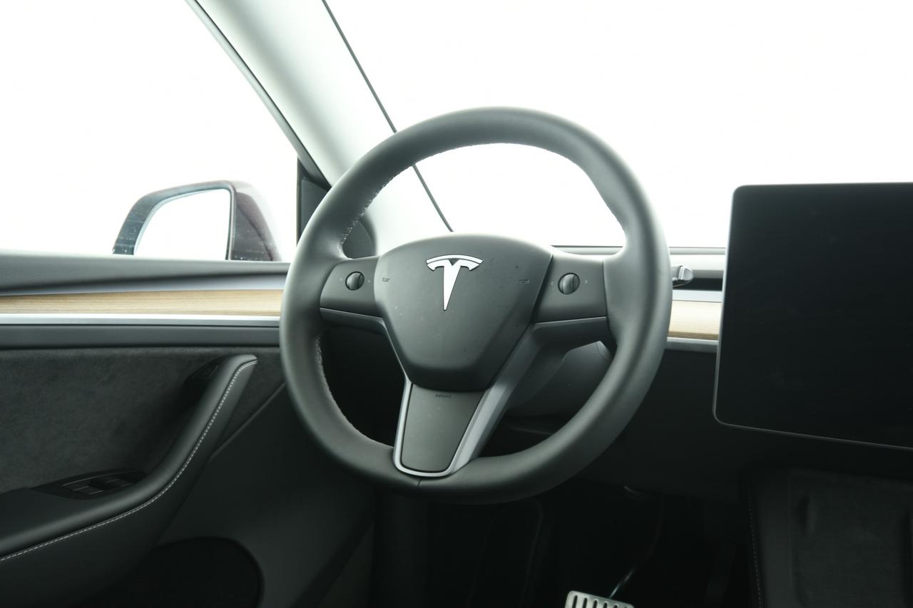 TESLA Model Y Performance Dual Motor awd +AUTOPILOT