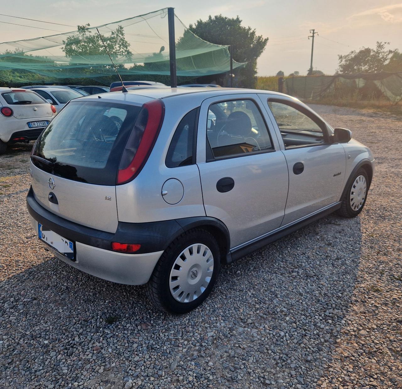 Opel Corsa 1.2i 16V cat 5 porte 'Njoy