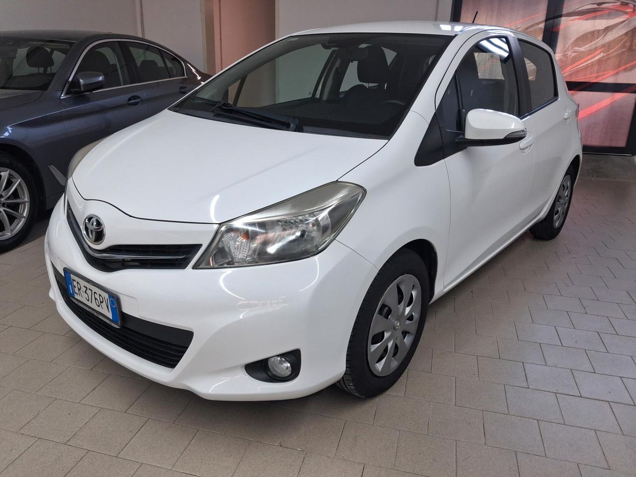 Toyota Yaris 1.0 5 porte Lounge
