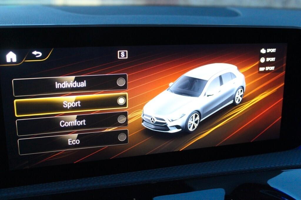 MERCEDES Classe A 200 d Aut. Sport *Luci Ambiente