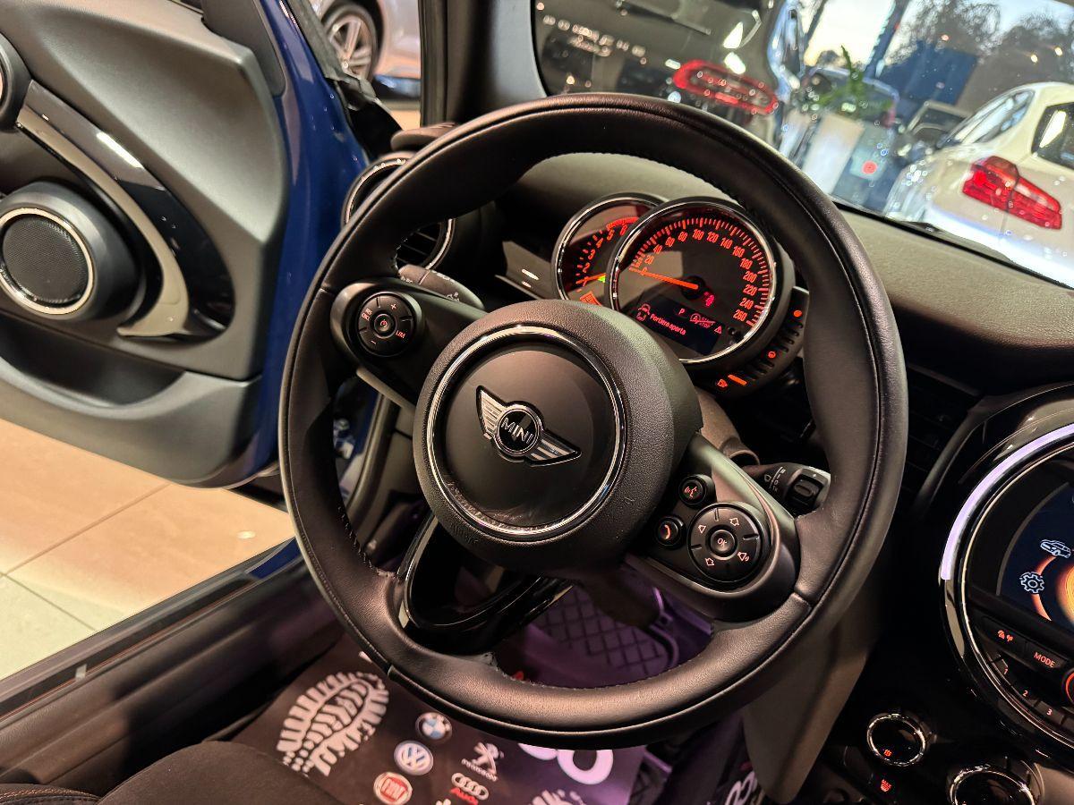 MINI Cooper D 1.5 Seven 5P