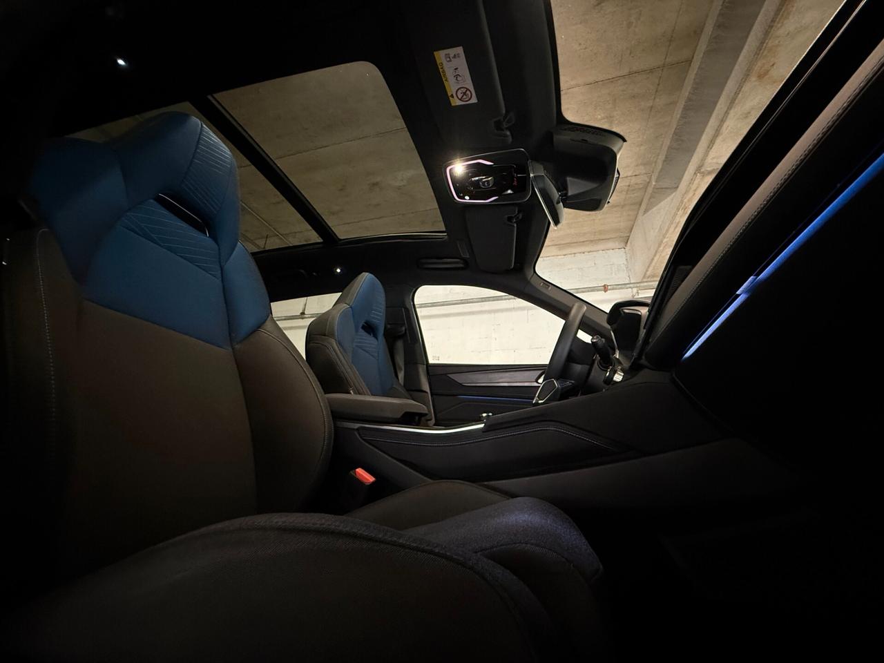 Lynk&co 01 PHEV More