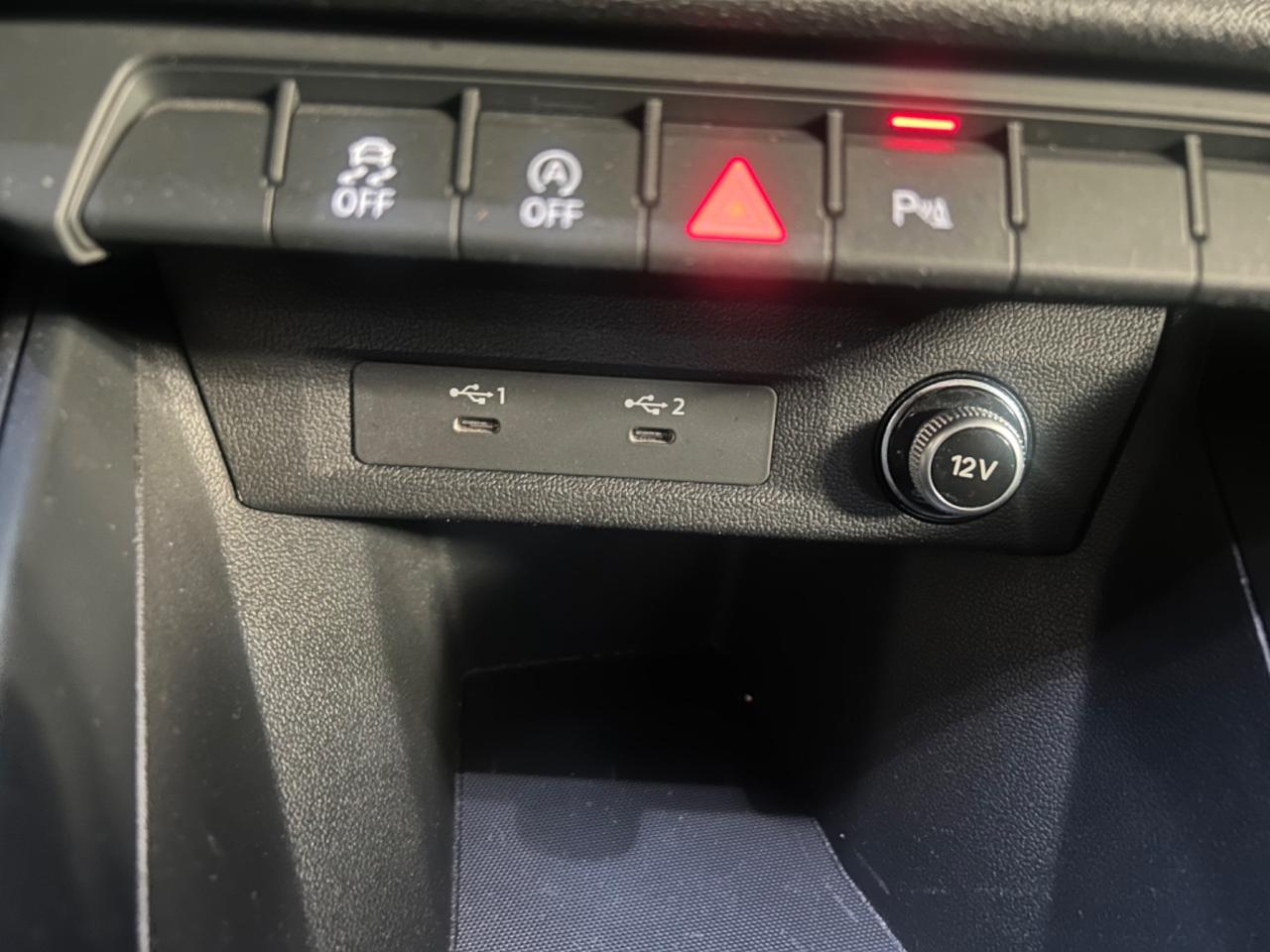 Audi A1 citycarver 30 TFSI Identity Contrast