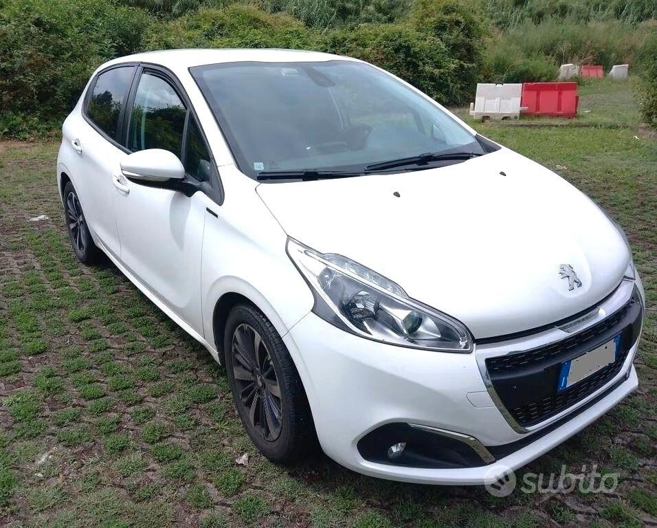 PEUGEOT 208 1,4 HDI-UNICO PROPRIETAR-4 REVISIONI