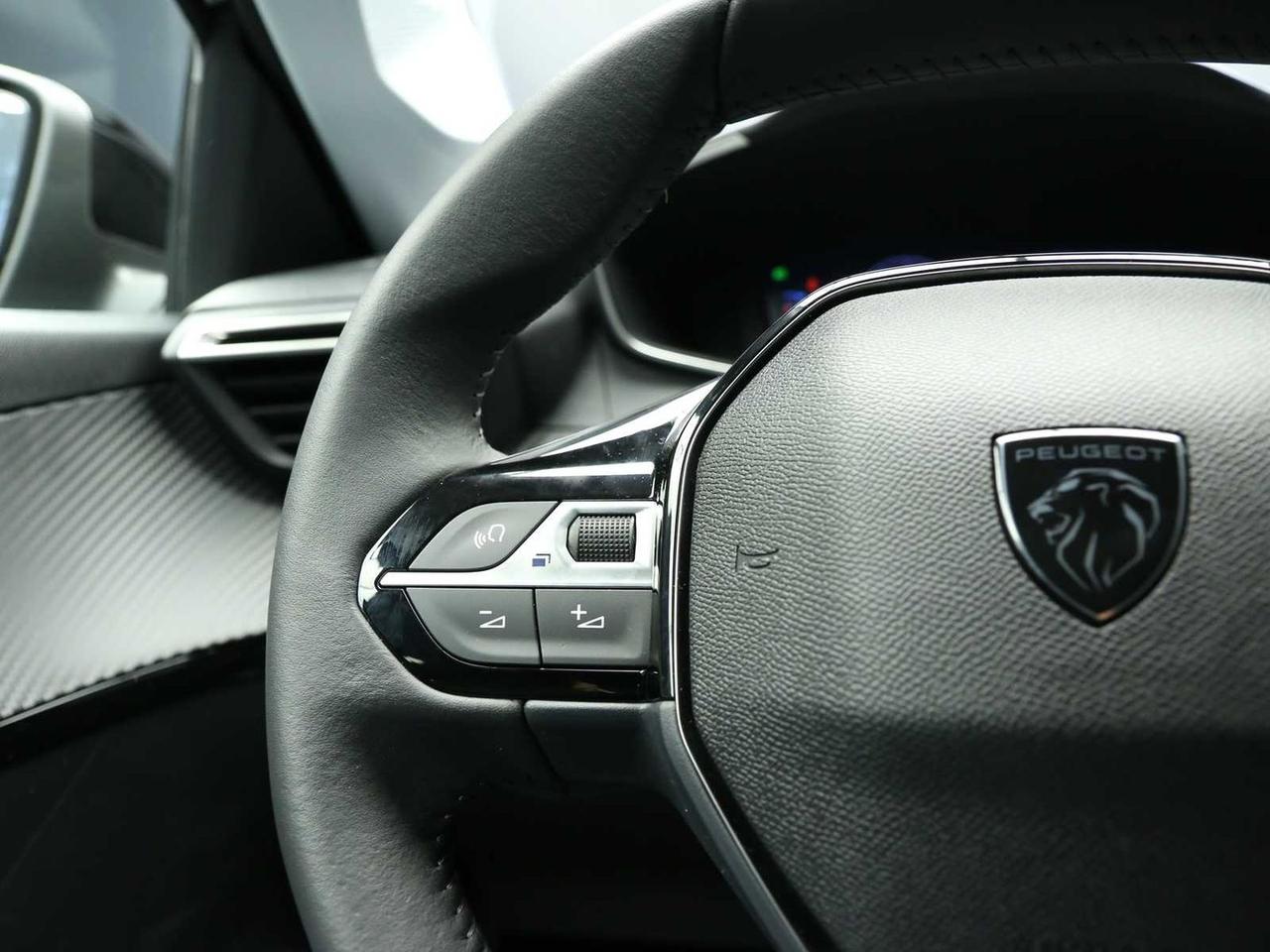 Peugeot 208 1.2 PureTech 100CV S&S 5p. Allur #9555