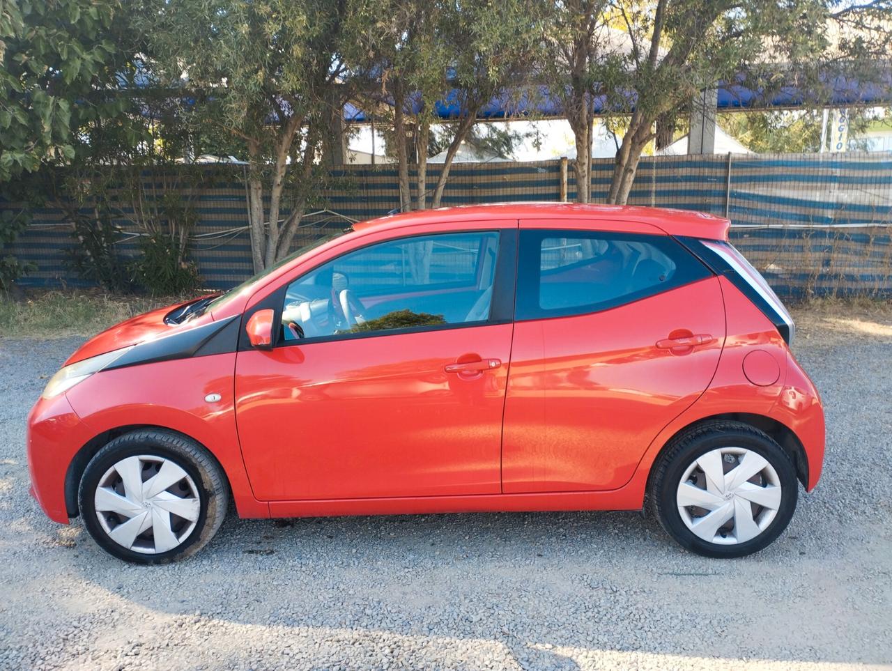 Toyota Aygo 1.0 VVT-i 69 CV 5 porte x-cool