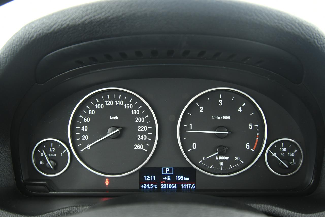 BMW X3 sdrive18d Business auto COMMERCIANTI+C17"