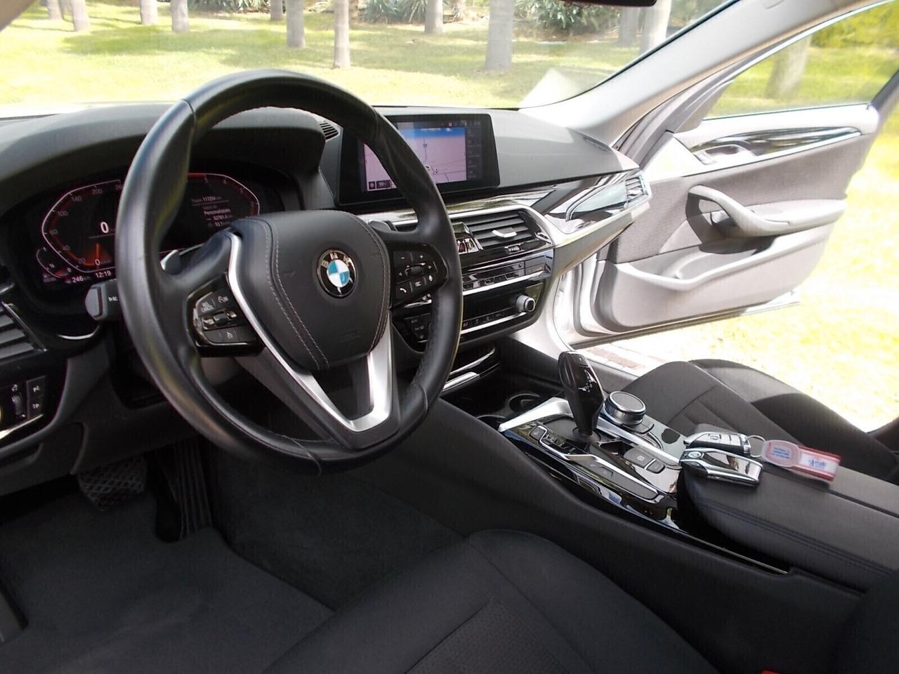 Bmw 518d Touring 150cv Aut. *FULL OPT.* da VETRINA