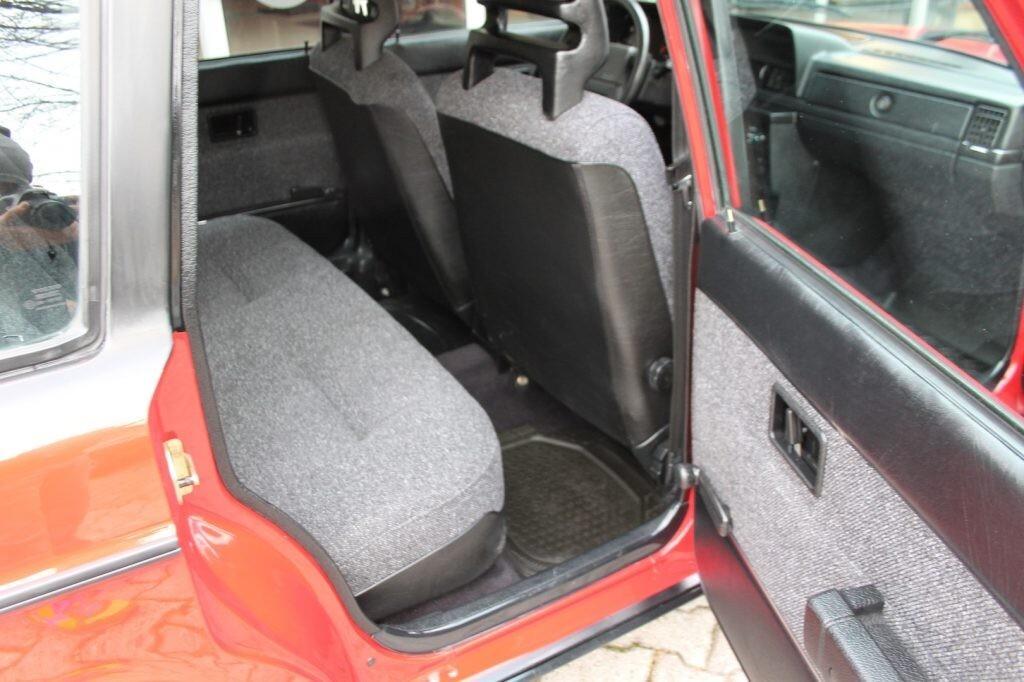 VOLVO 240 2.0 cat Station Wagon Polar