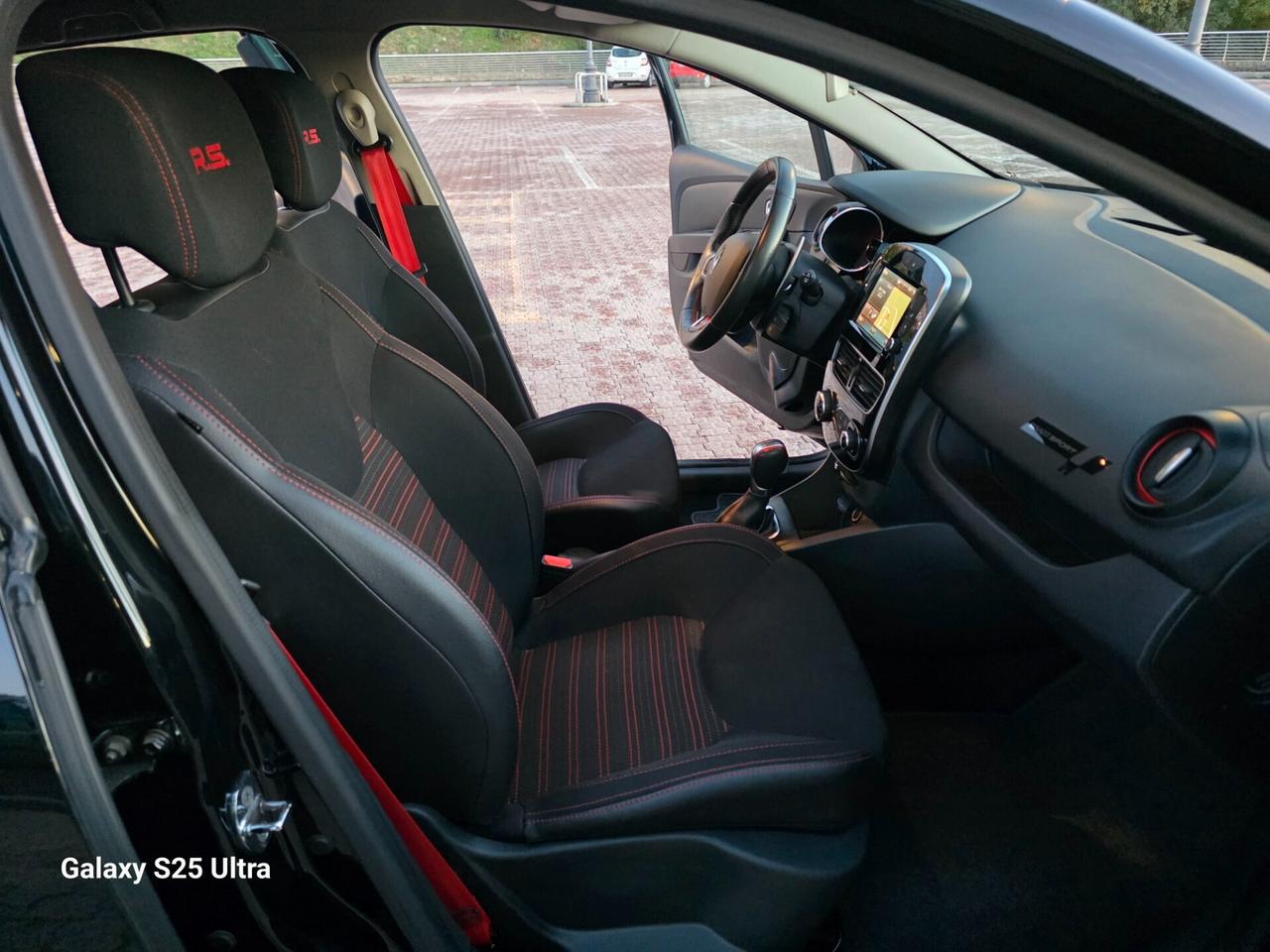 Clio rs trophy cv 220 valutiamo usato