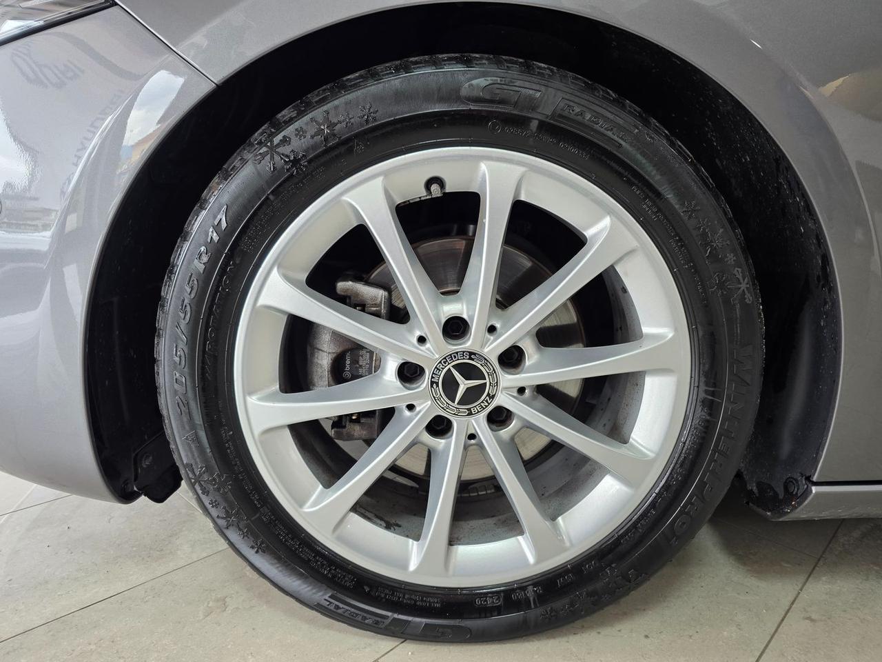 Mercedes-Benz A 180 Sport A 180 D