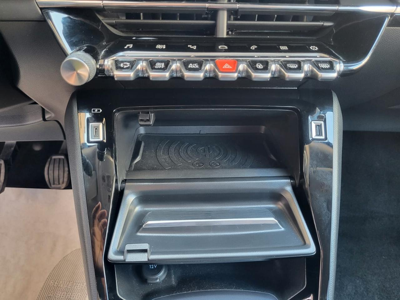 Peugeot 2008 PureTech 100Cv KM 45600+Allure+Cockpit+Retrocamera...