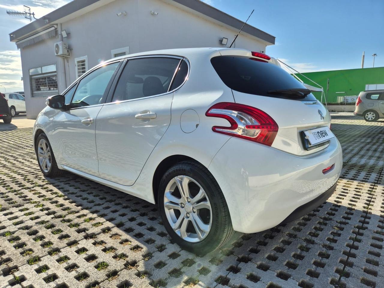 Peugeot 208 1.4 HDi 5 porte Allure tetto panoramico
