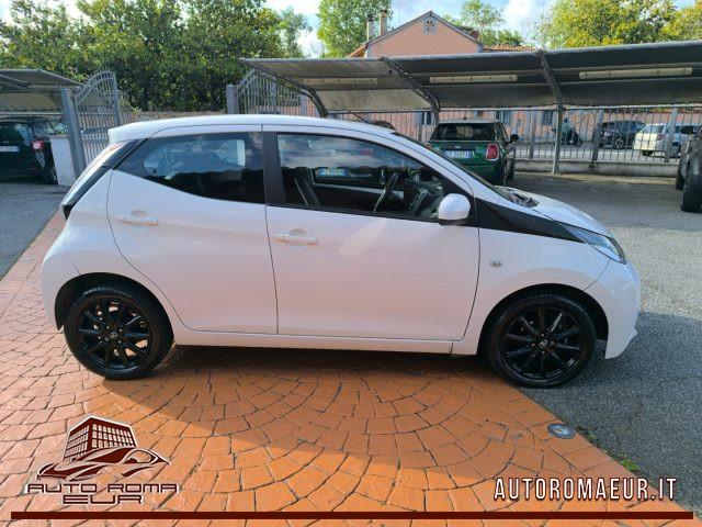 TOYOTA Aygo 1.0 VVT-i 69 CV 5 porte x-cool TSS PREZZO REALE!