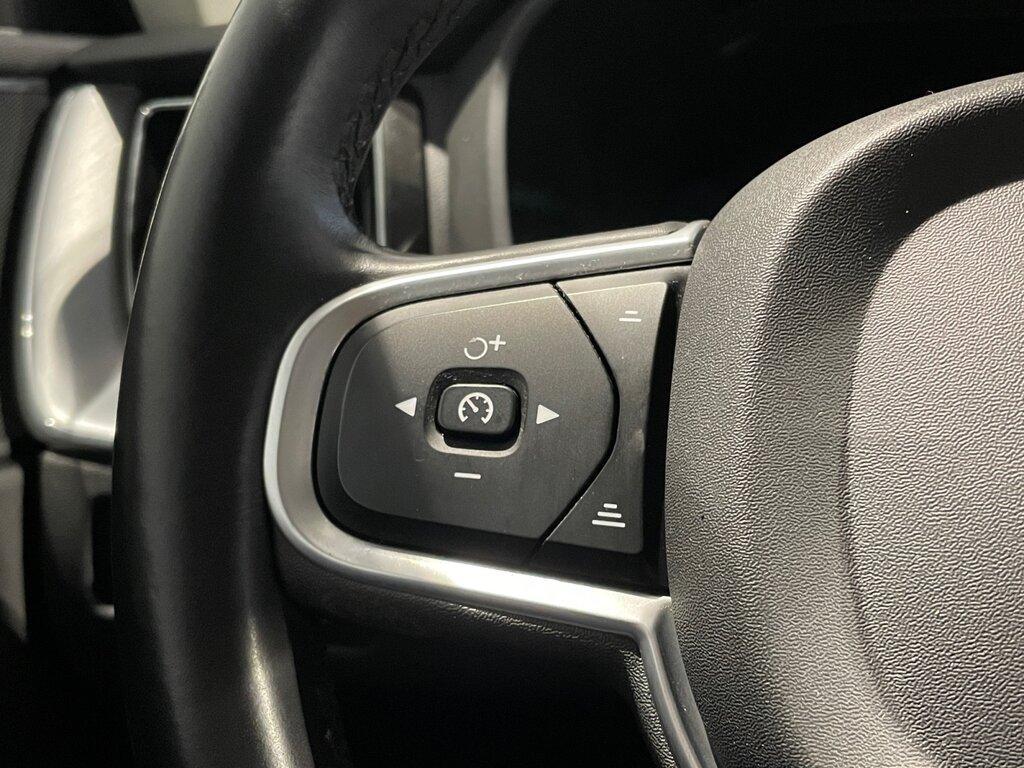 Volvo XC60 II 2022 2.0 b4 197CV AWD Autom. Momentum (MHEV)