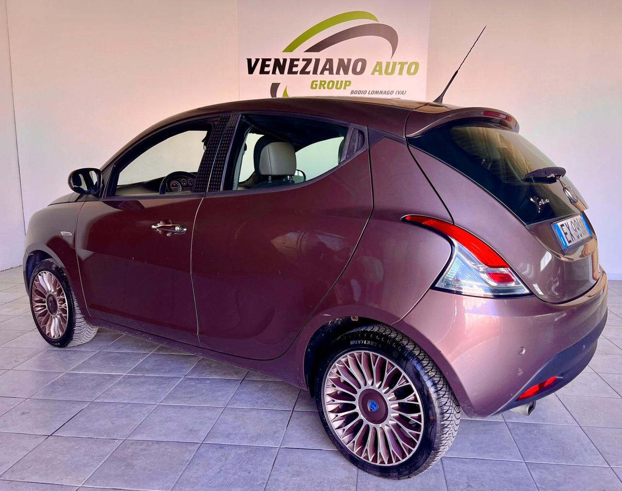 Lancia Ypsilon 1.2 69 CV 5 porte S&S S Momodesign